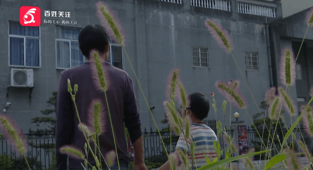 心酸!12岁男孩“独居”贵阳一安置房内<strong></p>
<p>同济科技股票</strong>,父亲回应:迫于无奈,因为……