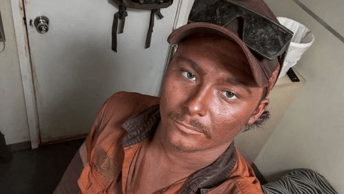 23岁澳大利亚1米78男子淹死在印尼1米5深泳池<strong></p>
<p>股票怎么买新手入门</strong>，遗体送回国心脏丢失，出现多处割伤和瘀痕