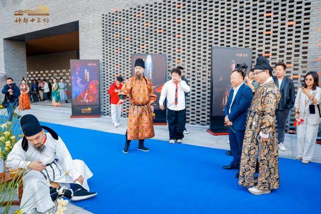 “新神都”来了<strong></p>
<p>股票怎么买新手入门</strong>!洛阳神都十三坊品牌发布会戏剧化开幕