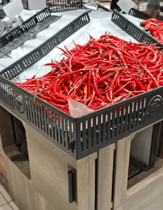 台风“桦加沙”即将登陆<strong></p>
<p>辉煌科技股票</strong>,广东一超市只剩辣椒:广东人最后的倔强,路过的看都不看一眼