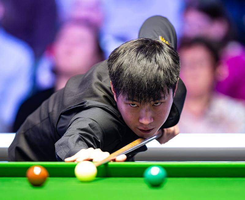 斯诺克|惊险刺激险爆冷 赵心童绝杀业余球员休吉尔