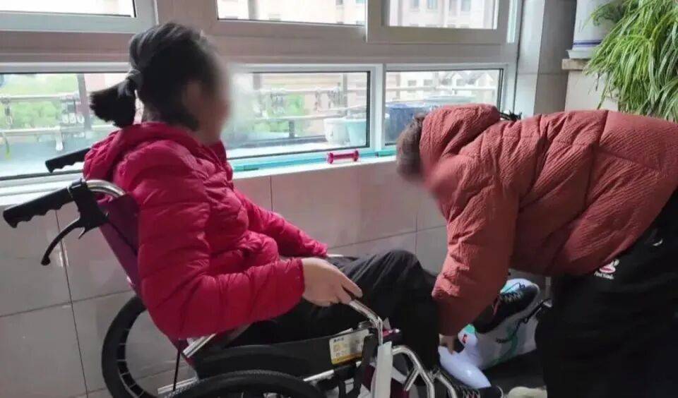 28岁妻子突发罕见病全身瘫痪<strong></p>
<p>旗滨集团股票</strong>，丈夫哄骗卖婚房携款失踪，检方强势介入