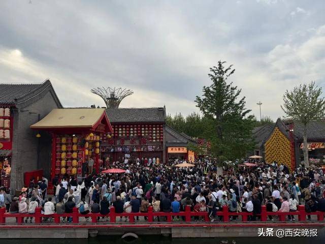 “聪明的人已经提前出发了”<strong></p>
<p>旗滨集团股票</strong>,结果高速上全是聪明人!