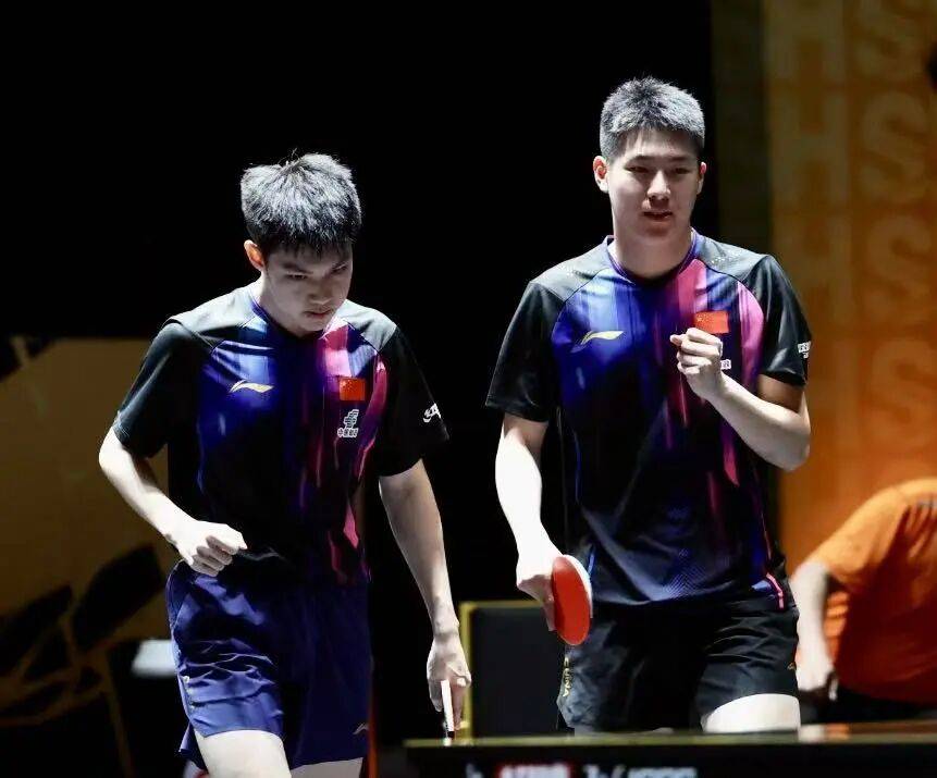 国乒提前锁定混双冠军<strong></p>
<p>天桥起重股票</strong>，男、女双打各有3对进4强 | WTT中国大满贯双打