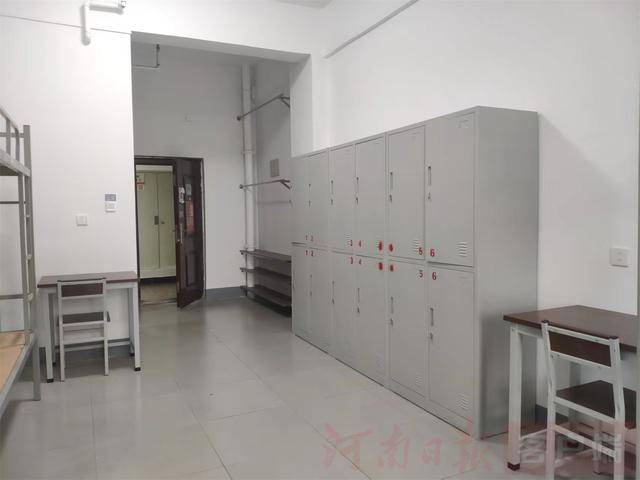 从8人间到夫妻房<strong></p>
<p>天桥起重股票</strong>,郑州富士康员工幸福安居“进行时”