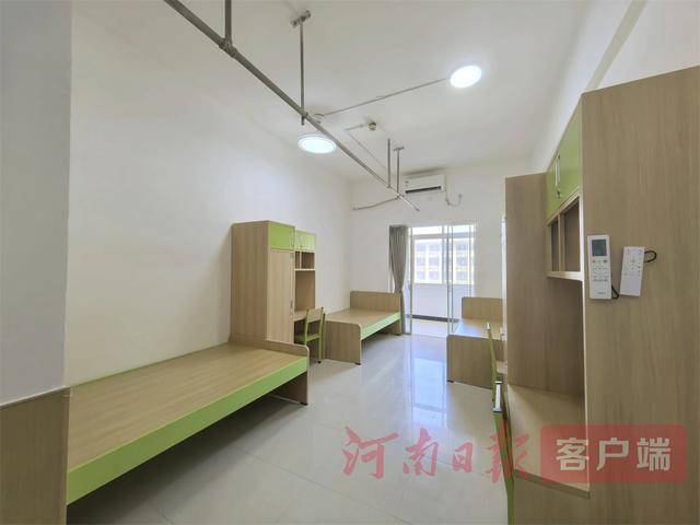 从8人间到夫妻房<strong></p>
<p>天桥起重股票</strong>,郑州富士康员工幸福安居“进行时”