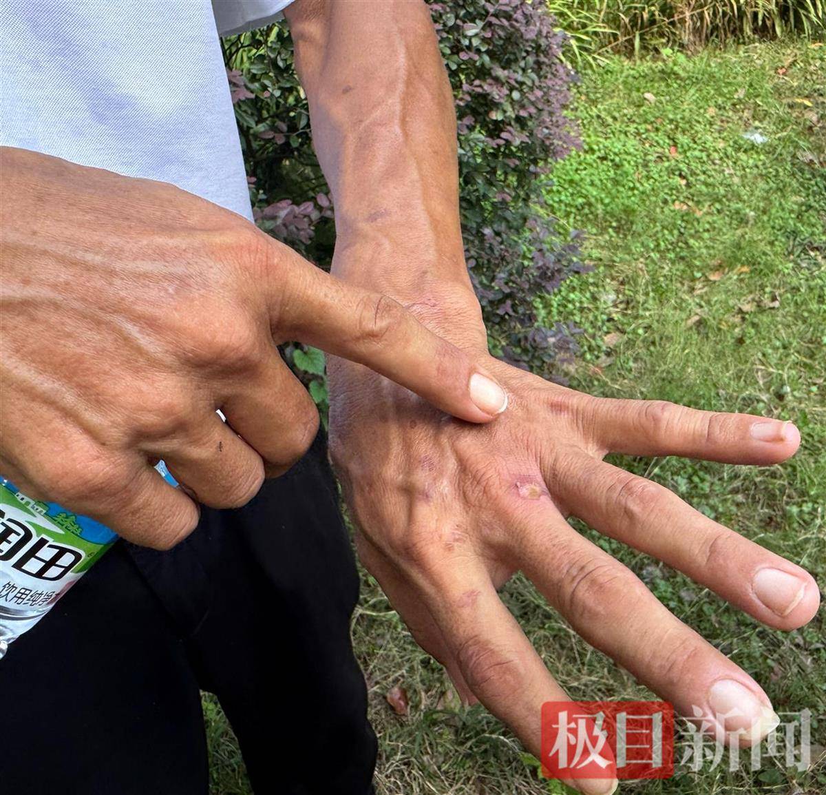 “鸡排哥”赚得盆满钵满购置多套房产?当事人幽默回应:还没到一个亿<strong></p>
<p>天桥起重股票</strong>,你多来,我才能多卖2份