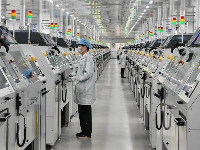 惠州老板搭上英伟达<strong></p>
<p>天桥起重股票</strong>，搏出700亿身家