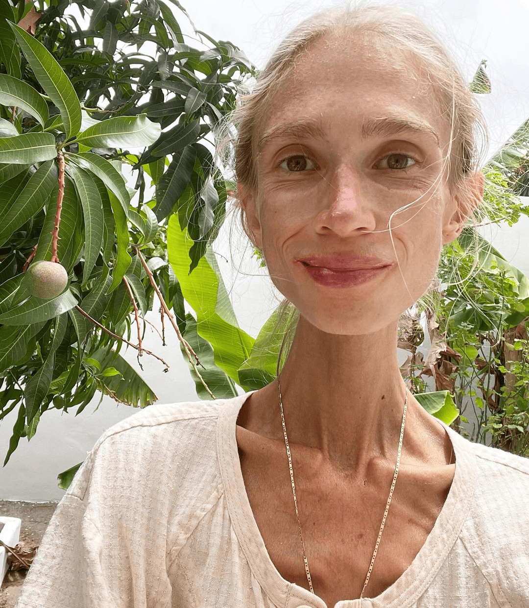 坚持只吃水果8年<strong></p>
<p>酒鬼酒股票</strong>,27岁波兰女子巴厘岛酒店去世:体重仅22公斤,指甲变黄牙齿腐烂