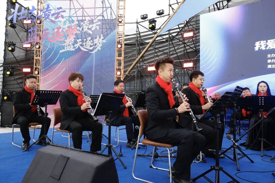 DNA彻底动了！全场跟唱<strong></p>
<p>酒鬼酒股票</strong>，这氛围太顶了！