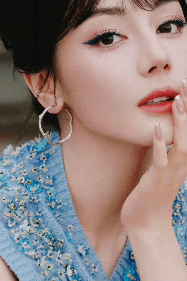 时装周上的女明星，秋冬氛围感一键封顶！