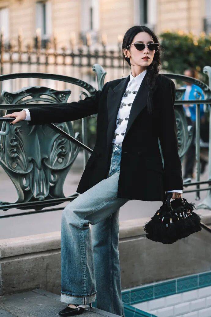 时装周上的女明星<strong></p>
<p>酒鬼酒股票</strong>,秋冬氛围感一键封顶!