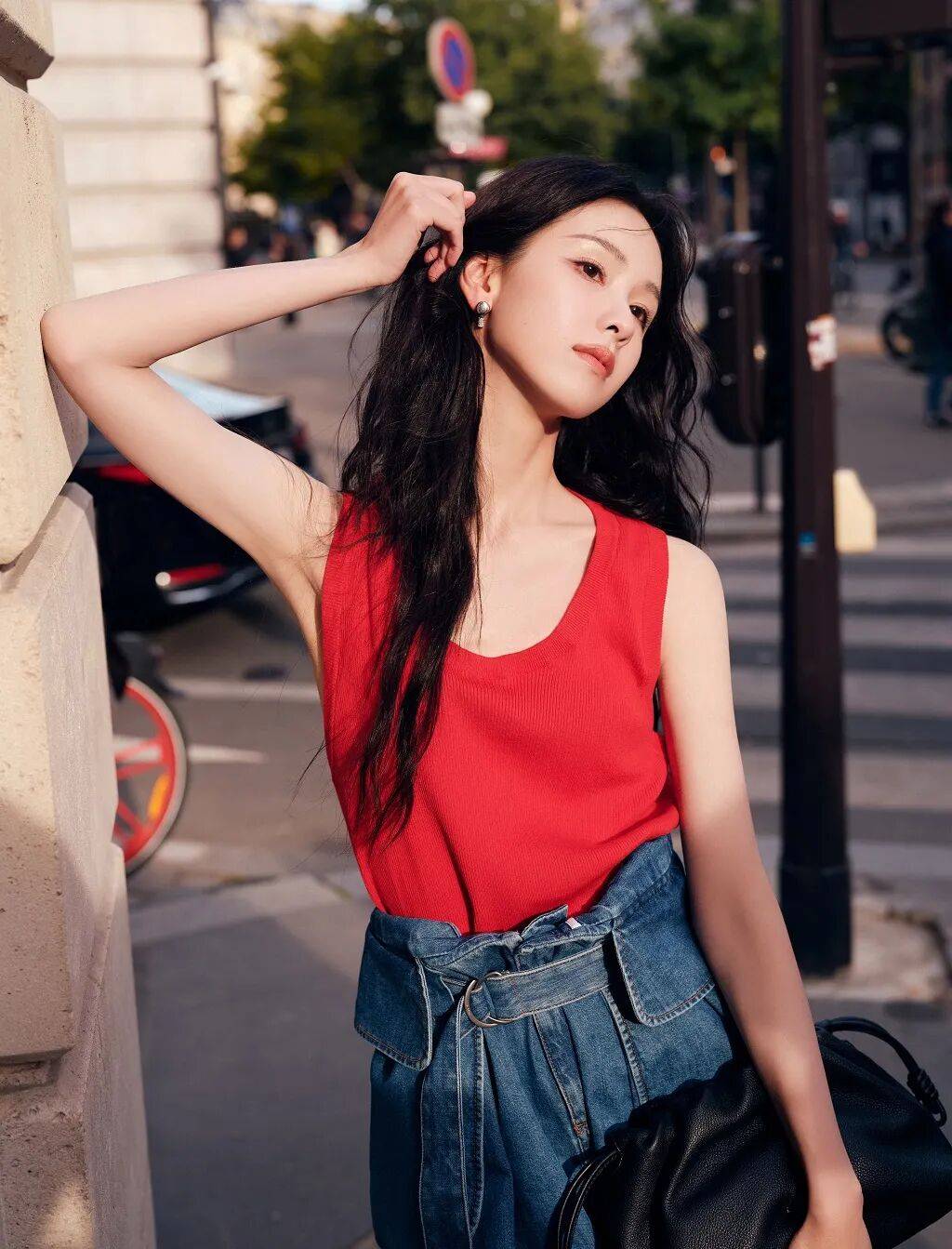 时装周上的女明星<strong></p>
<p>酒鬼酒股票</strong>,秋冬氛围感一键封顶!