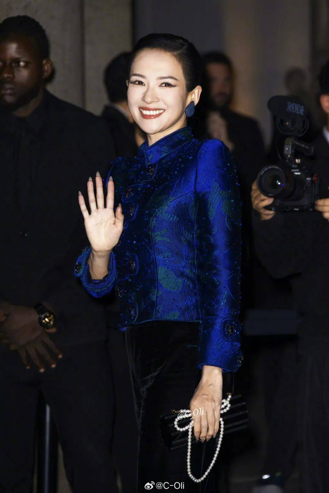 时装周上的女明星<strong></p>
<p>酒鬼酒股票</strong>,秋冬氛围感一键封顶!