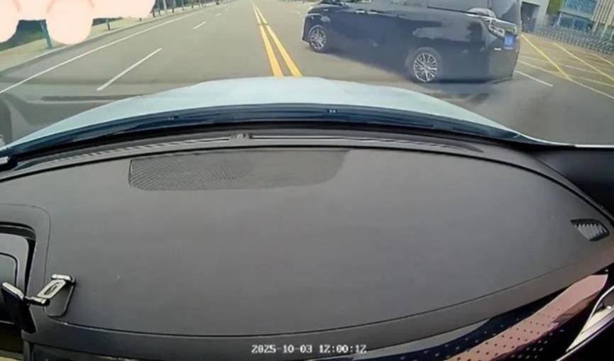 婚庆司机恶意别车后谎称自己是公安人员<strong></p>
<p>酒鬼酒股票</strong>，涉嫌危险驾驶罪被采取刑事强制措施，律师：或被判处拘役并罚款