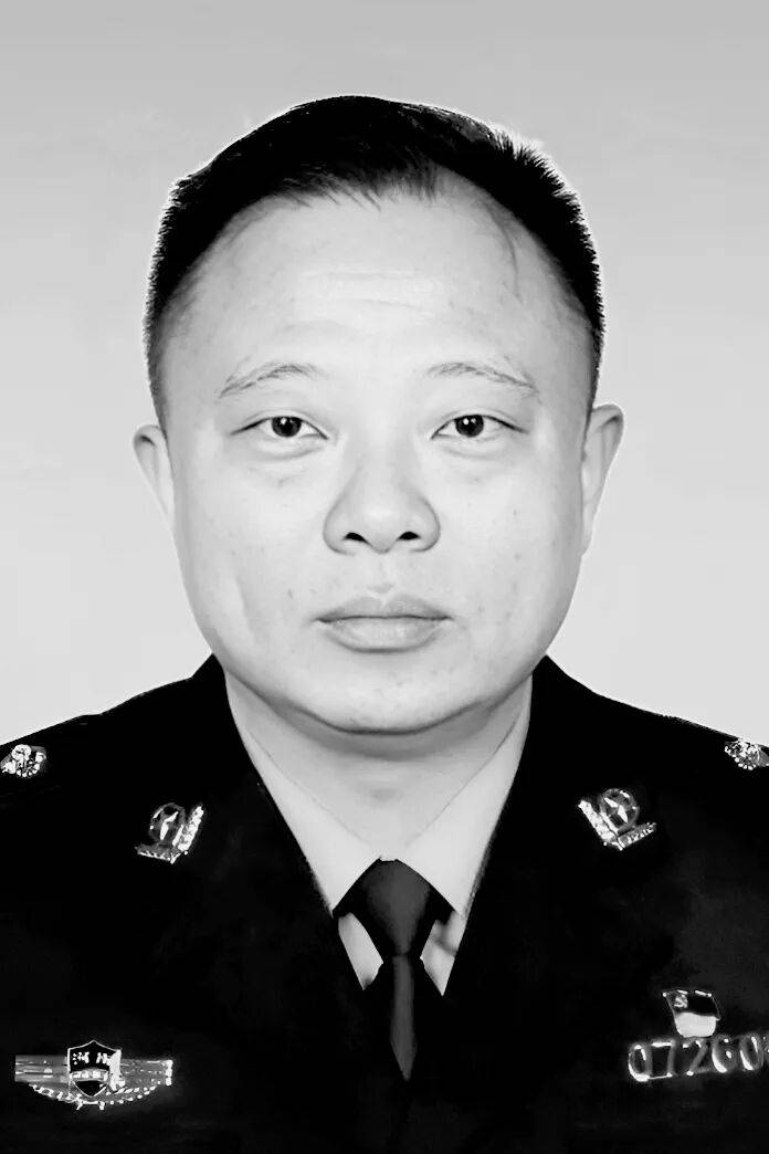 郭雪峰局长在值班期间<strong></p>
<p>酒鬼酒股票</strong>，突发疾病，不幸因公殉职