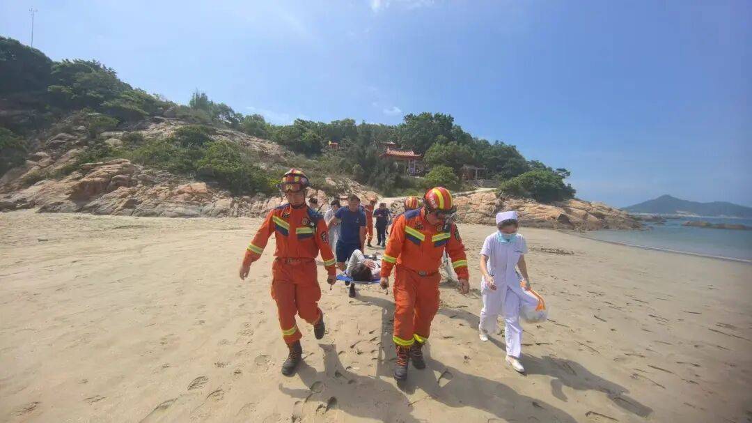 打卡拍照<strong></p>
<p>赢时胜股票</strong>,再美也不能用生命对焦