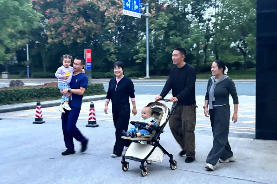 月满红门家更圆|中秋家属来队共话团圆时