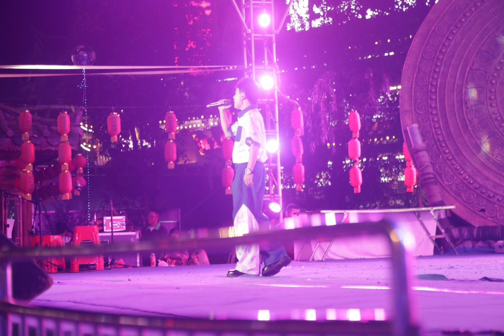 月映火塘 悦唱荔波<strong></p>
<p>赢时胜股票</strong>！这场中秋音乐晚会点燃团圆夜