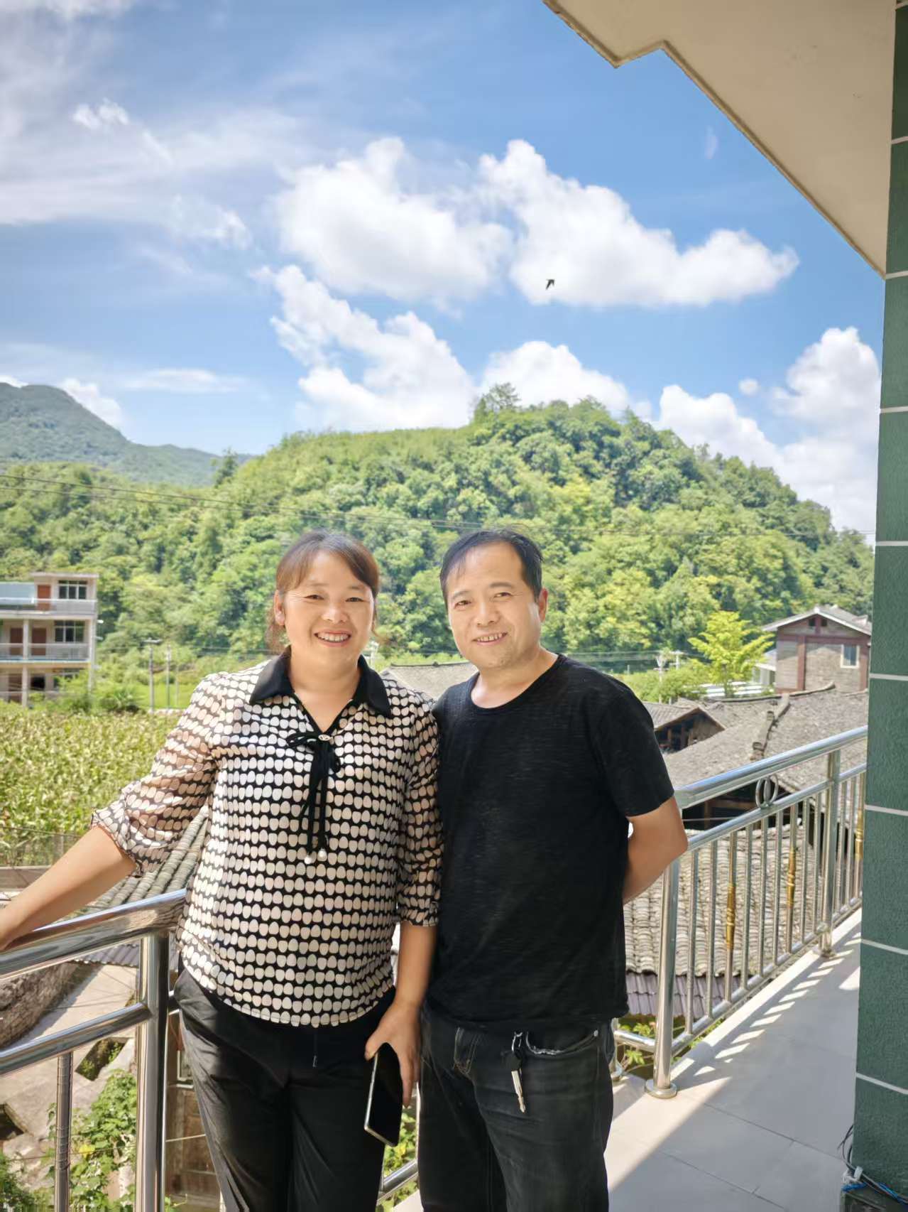 那个让老师骄傲的“调皮”班级!30年同学聚会<strong></p>
<p>华菱钢铁股票</strong>,还伴有一封来自贵州的感谢信