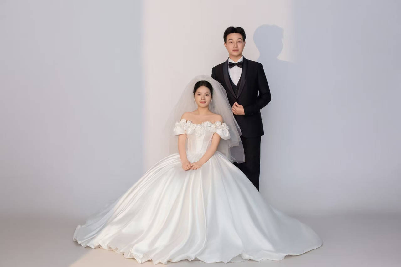 那个让老师骄傲的“调皮”班级!30年同学聚会<strong></p>
<p>华菱钢铁股票</strong>,还伴有一封来自贵州的感谢信