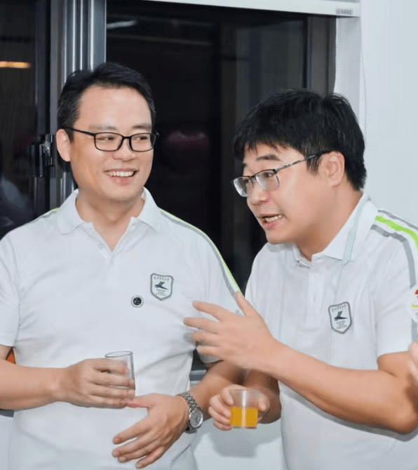 那个让老师骄傲的“调皮”班级!30年同学聚会<strong></p>
<p>华菱钢铁股票</strong>,还伴有一封来自贵州的感谢信