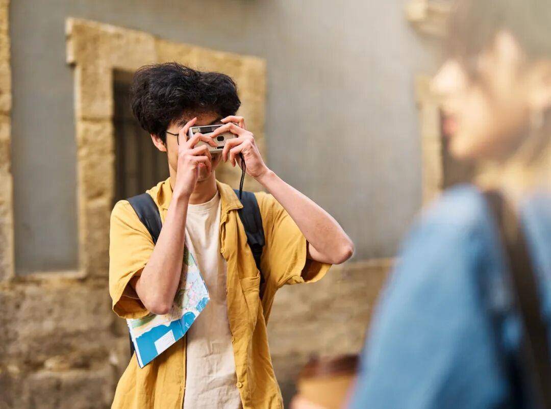 “出片式旅行”<strong></p>
<p>华菱钢铁股票</strong>，正在毁掉当代人的假期？