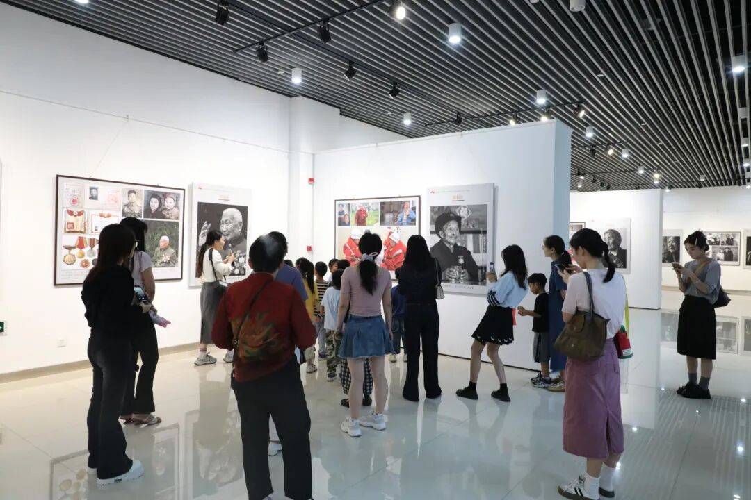 金坛图书馆国庆中秋活动精彩回顾 | 举国同欢庆<strong></p>
<p>华菱钢铁股票</strong>，月满聚中秋