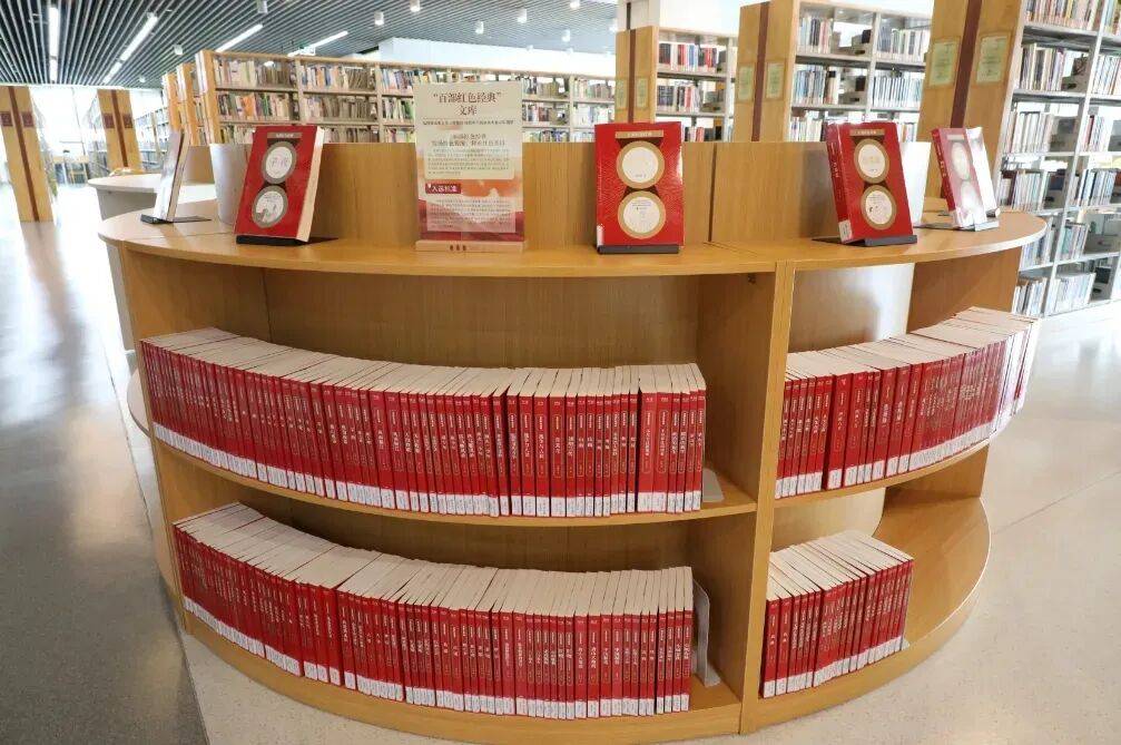 金坛图书馆国庆中秋活动精彩回顾 | 举国同欢庆<strong></p>
<p>华菱钢铁股票</strong>，月满聚中秋