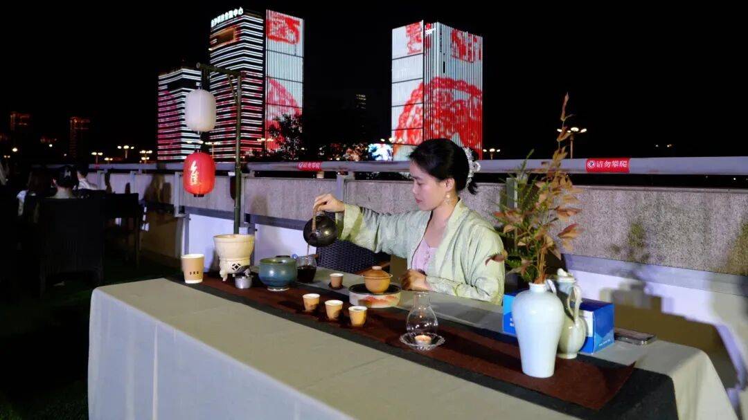 金坛图书馆国庆中秋活动精彩回顾 | 举国同欢庆<strong></p>
<p>华菱钢铁股票</strong>，月满聚中秋