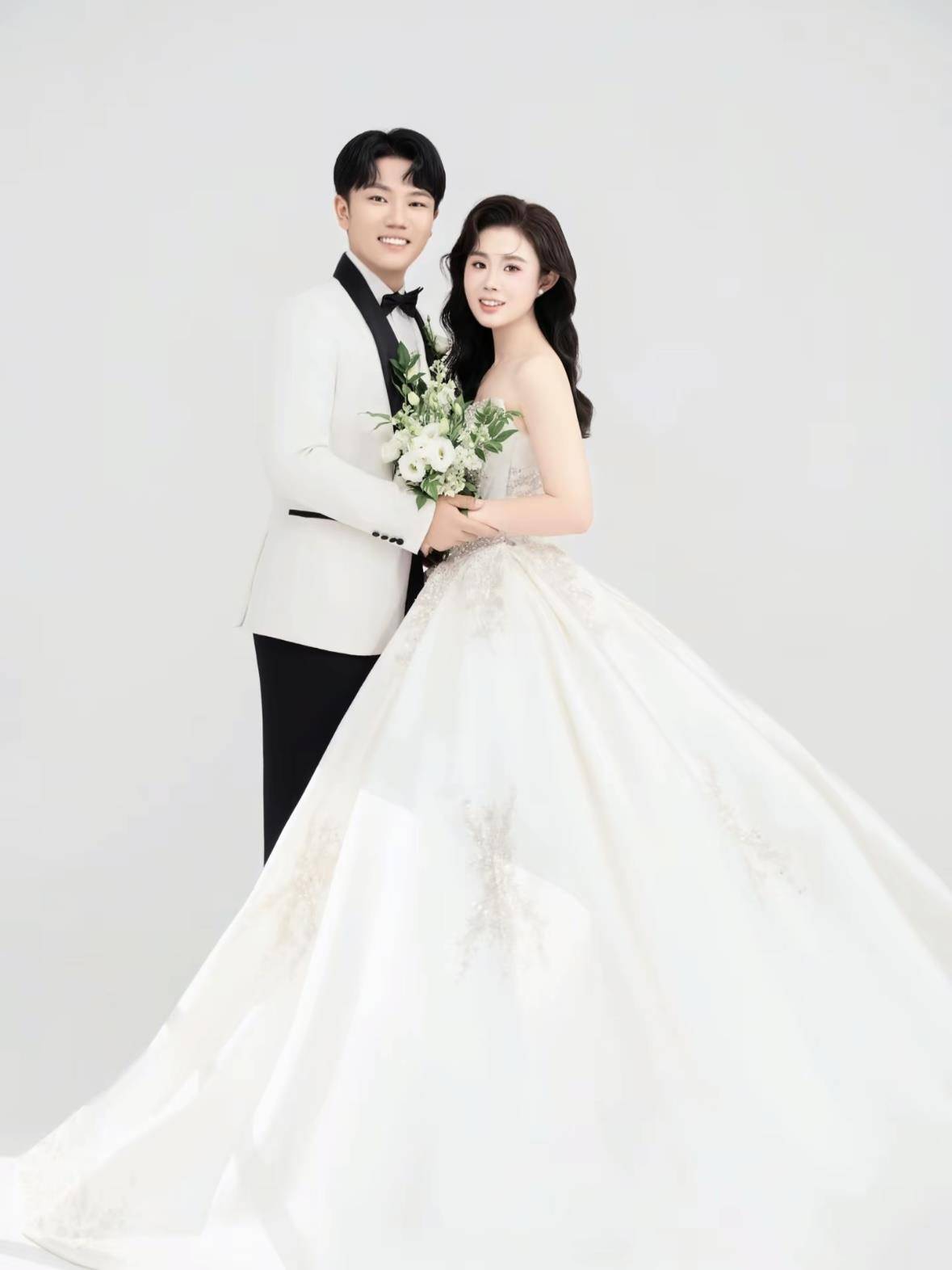 “千万富翁”解克锋儿子解清帅将举办婚礼<strong></p>
<p>攀钢钒钛股票</strong>,解克锋:很开心,邀请了部分寻亲家长参加