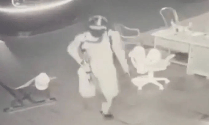 越南一家3口被枪杀<strong></p>
<p>攀钢钒钛股票</strong>，33岁男子被警方抓获，声称“为完成游戏任务”，抢走现金折合人民币140元