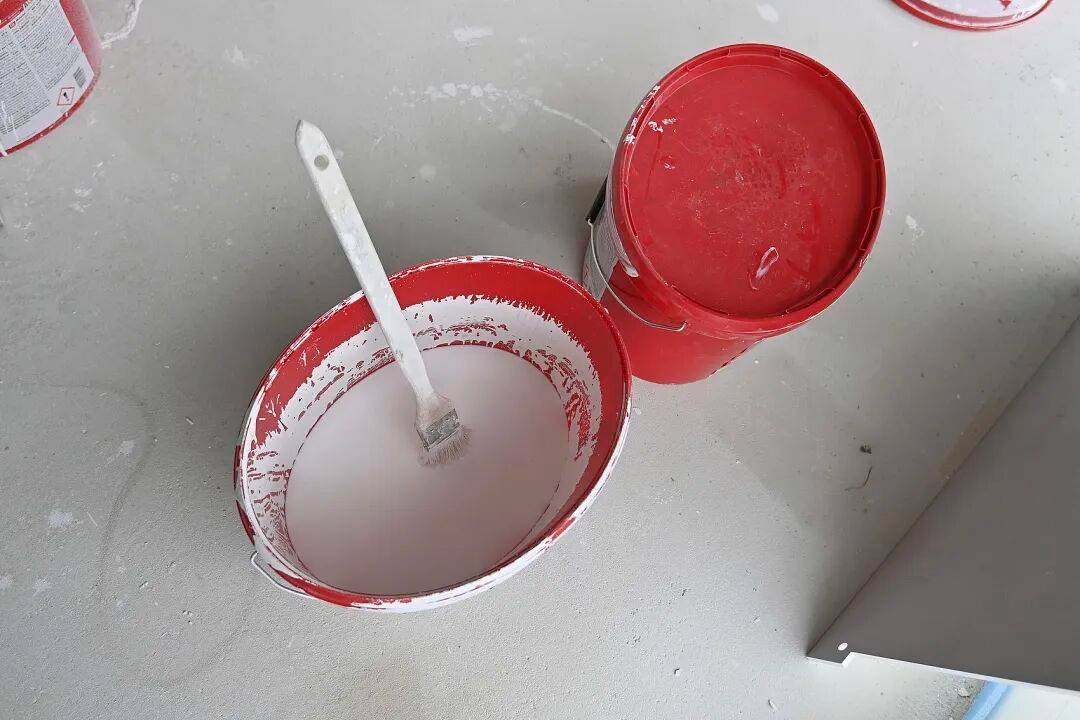 西安一名48岁油漆工地下室刷漆中毒<strong></p>
<p>奥普光电股票</strong>，抢救四天后离世，警方已介入