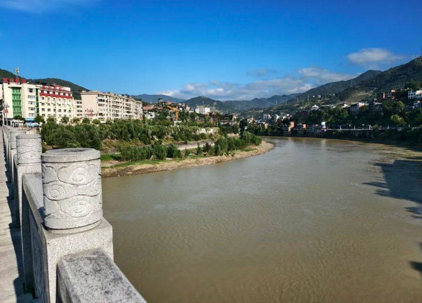 结婚当天跳河男子遗体已找到<strong></p>
<p>奥普光电股票</strong>，女方称会尽快去看；男方家属：还在了解具体原因