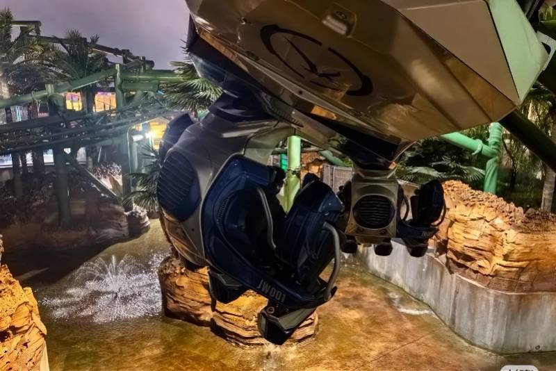 北京环球影城客服就“设备雨中悬停”致歉<strong></p>
<p>奥普光电股票</strong>!游客:还闻到糊味