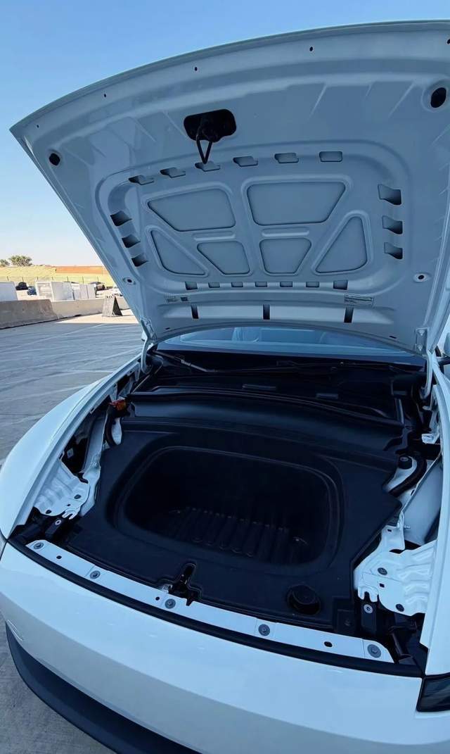 将特斯拉砍成“铁皮房”的<strong></p>
<p>奥普光电股票</strong>，是马斯克新的万亿对赌协议