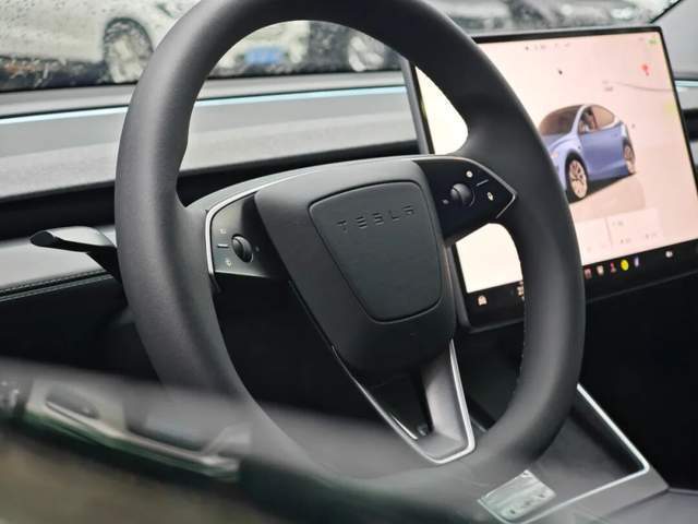 将特斯拉砍成“铁皮房”的<strong></p>
<p>奥普光电股票</strong>，是马斯克新的万亿对赌协议