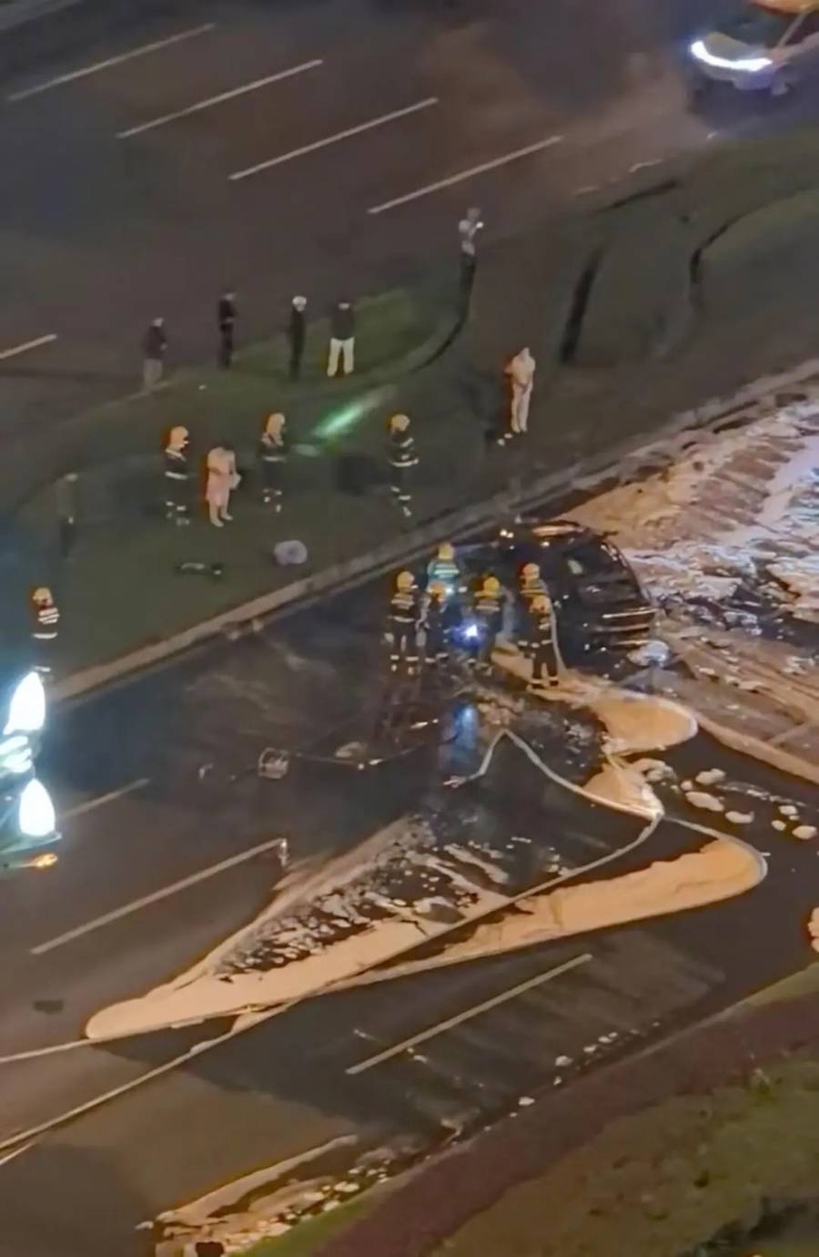 最新！成都SU7碰撞后燃烧司机死亡<strong></p>
<p>新华百货股票</strong>，小米股价暴跌超8%！客服最新回应