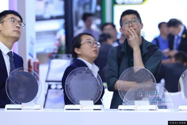 安世半导体外籍高管们发难<strong></p>
<p>新华百货股票</strong>，要求闻泰科技让出控股权，闻泰科技最新声明→