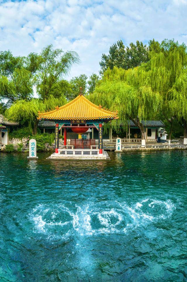 趵突泉地下水位突破30米大关<strong></p>
<p>新华百货股票</strong>！济南泉水进入最佳观赏季