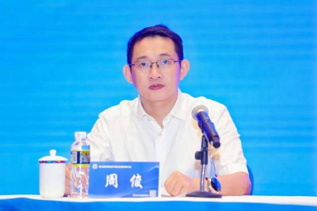 周俊<strong></p>
<p>新华百货股票</strong>,已任省厅党组书记