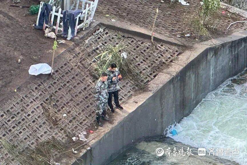 “鱼多得数不过来<strong></p>
<p>四方达股票</strong>,一网子下去能捞好几条”济南锦绣川水库开闸放水,大量鲢鱼被冲出,工作人员:禁止捕捞!