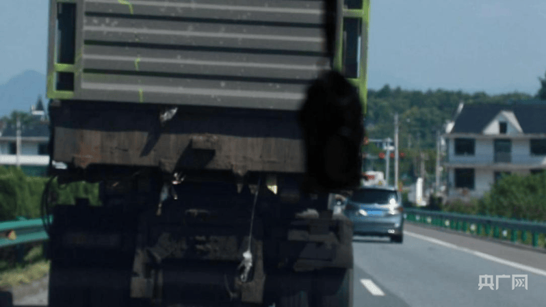 中央安全生产考核巡查组在江西玉山明查暗访发现:客运隐患突出<strong></p>
<p>四方达股票</strong>,垃圾清运车问题频发