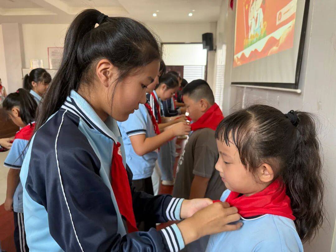 <strong></p>
<p>股票论坛网</strong>我县各级少先队组织开展“强国复兴有我 争当新时代好少年”建队日主题活动