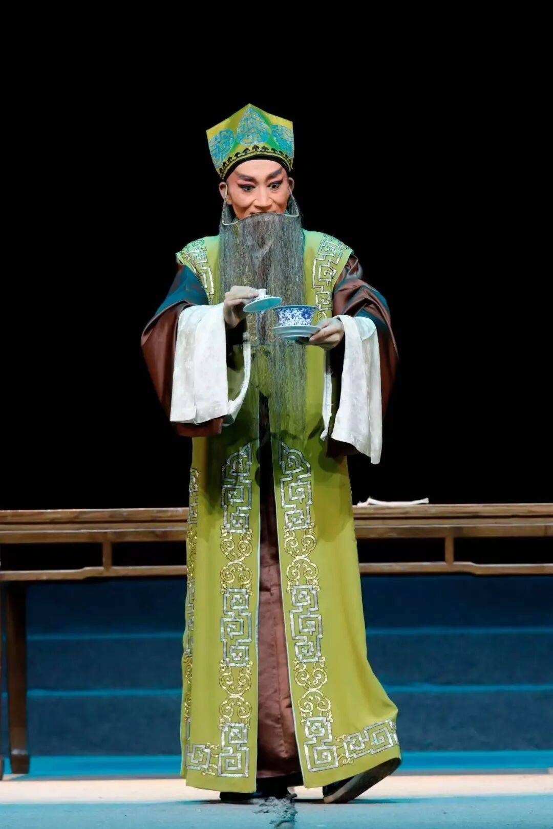 展现云南传统戏曲魅力<strong></p>
<p>股票论坛网</strong>!玉溪作品《先生好茶》亮相全国舞台