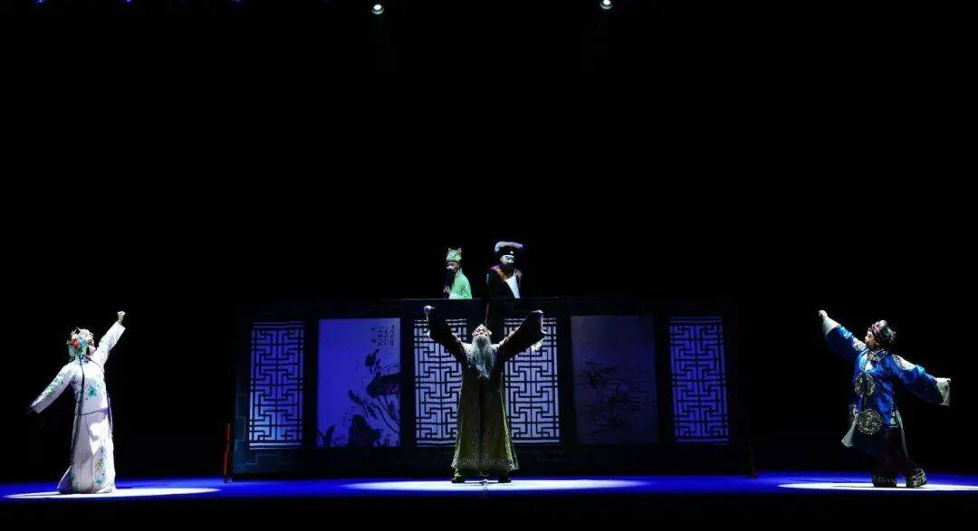 展现云南传统戏曲魅力<strong></p>
<p>股票论坛网</strong>!玉溪作品《先生好茶》亮相全国舞台