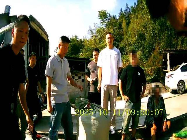 100斤玉米上秤秒变60斤？贵州一村民遭“鬼秤”骗粮！民警出手<strong></p>
<p>豪迈科技股票</strong>，5人被拘