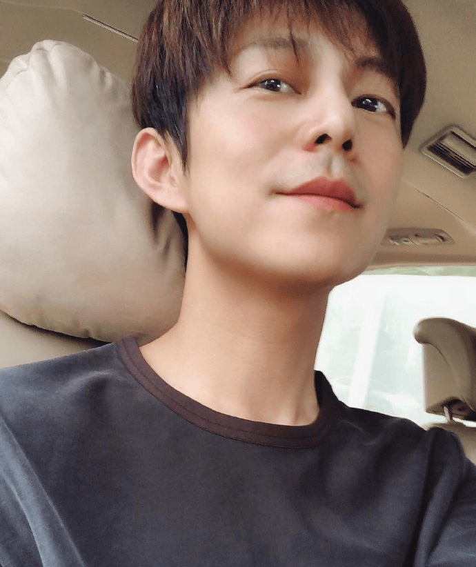 51岁何炅坦言:精力大不如前<strong></p>
<p>豪迈科技股票</strong>,我现在特别痛苦,又近视又老花