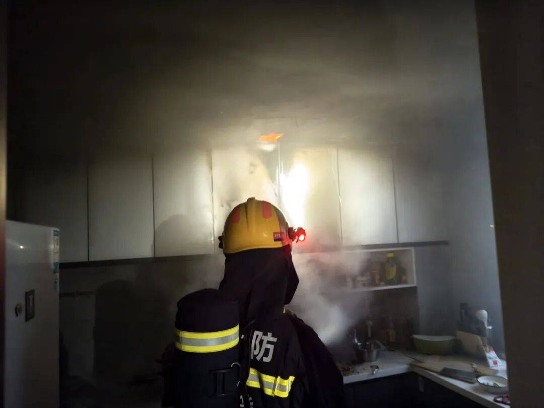 以案为鉴 | 家中起火前<strong></p>
<p>豪迈科技股票</strong>，他们都曾接到一通电话……