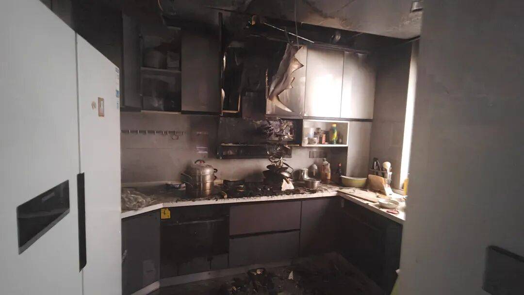 以案为鉴 | 家中起火前<strong></p>
<p>豪迈科技股票</strong>，他们都曾接到一通电话……